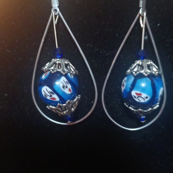 Hand crafted earrings - Picture 3 of 3